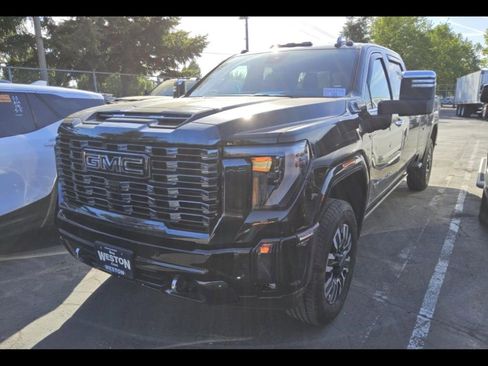 Used 2024 GMC Sierra 3500 Denali Ultimate AWD/4WD image 7