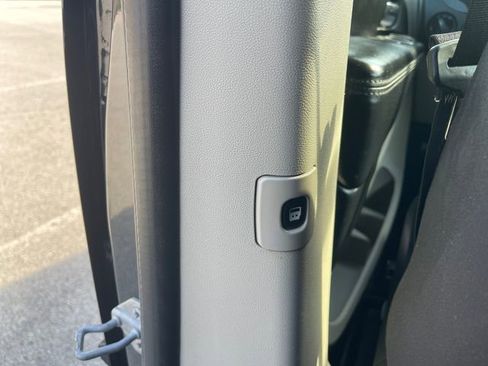 Used 2014 Dodge Grand Caravan SXT FWD image 20