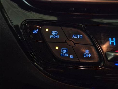 Used 2019 Toyota C-HR Limited FWD image 25
