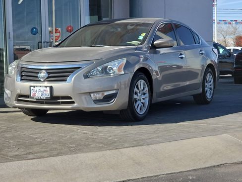 Used 2014 Nissan Altima 2.5 S image 2