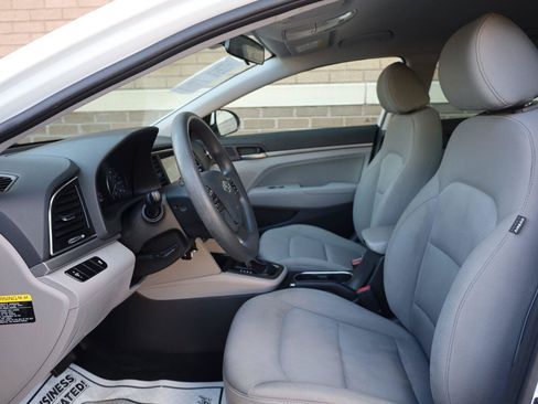 Used 2017 Hyundai Elantra SE FWD image 16