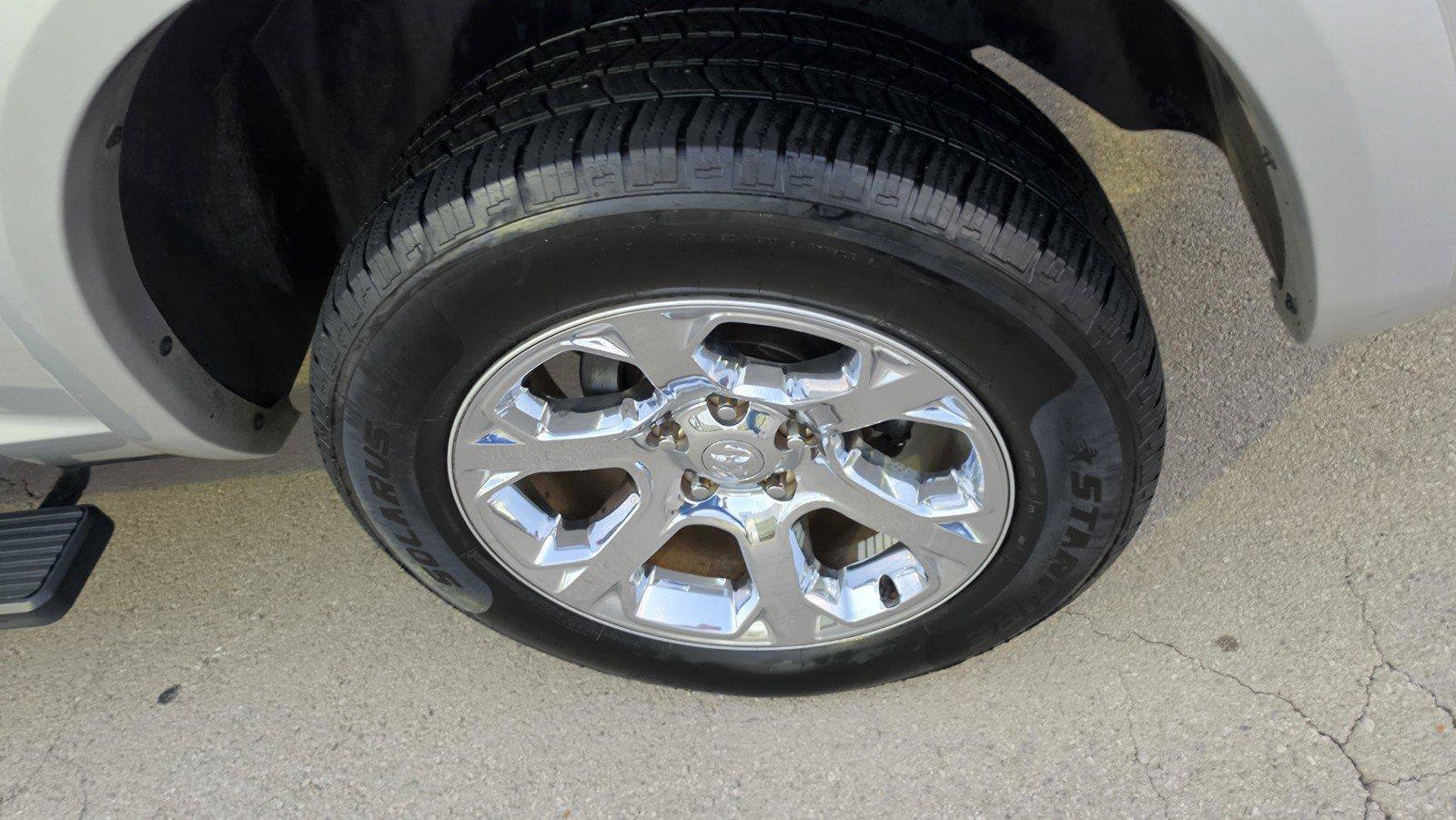 Used 2017 RAM 1500 Laramie AWD/4WD image 34