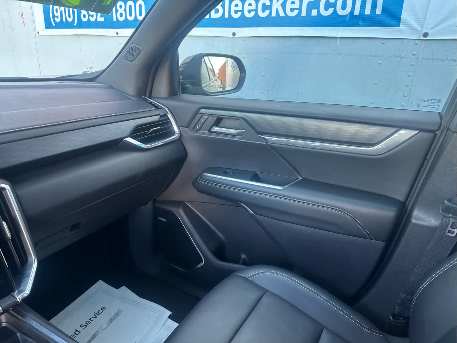 Used 2024 GMC Acadia Elevation AWD/4WD image 29