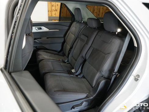 Used 2025 Ford Explorer Active AWD/4WD image 24