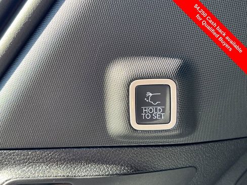 New 2025 Jeep Grand Cherokee Limited w/ Luxury Tech Group II image 28