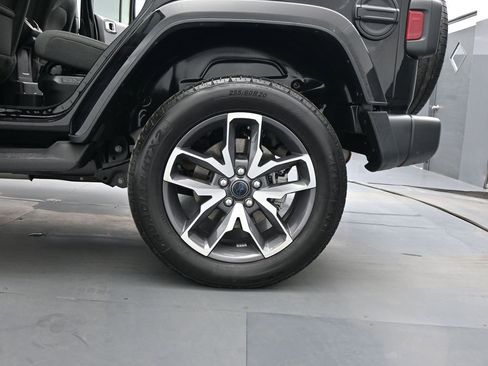 Used 2024 Jeep Wrangler Unlimited image 19