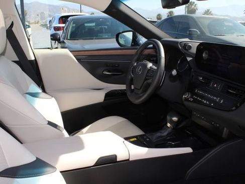 Used 2023 Lexus ES 300h w/ Premium Package FWD image 5
