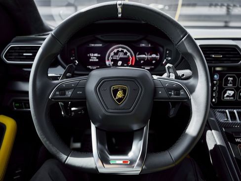 Used 2021 Lamborghini Urus Pearl Capsule image 54