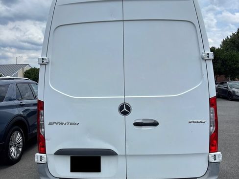 Used 2022 Mercedes-Benz Sprinter 2500 image 6