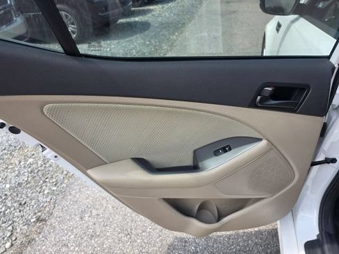 Used 2014 Kia Optima LX FWD image 17