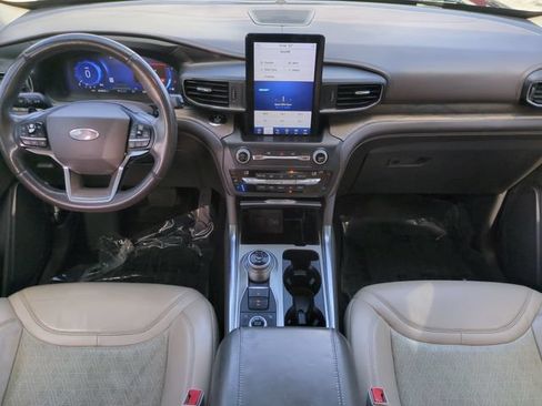 Used 2020 Ford Explorer Platinum w/ Premium Technology Package AWD/4WD image 17