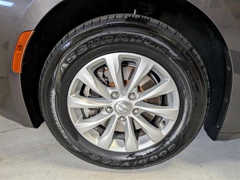 Used 2017 Chrysler Pacifica Touring w/ Tire & Wheel Group image 15