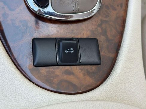 Used 2008 Mercedes-Benz CLK 350 Cabriolet image 33