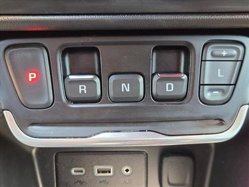 Used 2020 GMC Terrain SLE FWD image 13