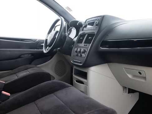 Used 2014 Dodge Grand Caravan SE FWD image 29