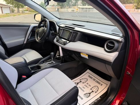 Used 2018 Toyota RAV4 XLE AWD/4WD image 20