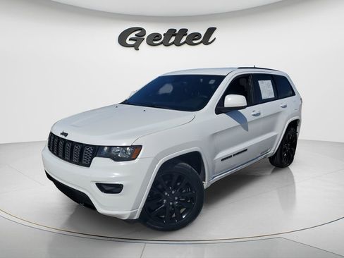 Used 2018 Jeep Grand Cherokee Altitude RWD image 9