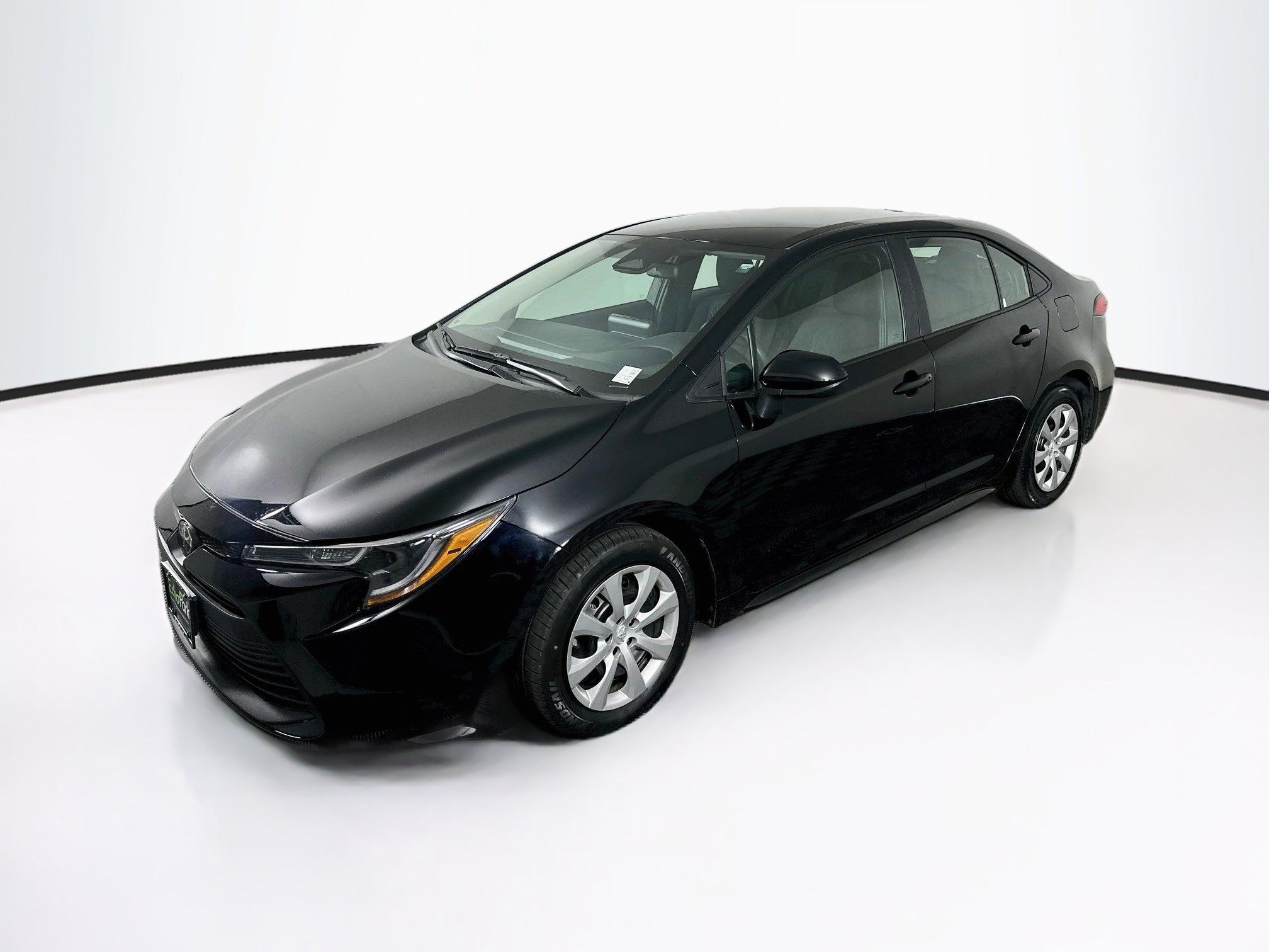 Used 2026 Toyota Corolla LE FWD image 3