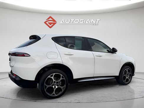 Used 2024 Alfa Romeo Tonale Ti AWD/4WD image 8
