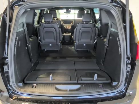 New 2026 Chrysler Voyager LX FWD image 32