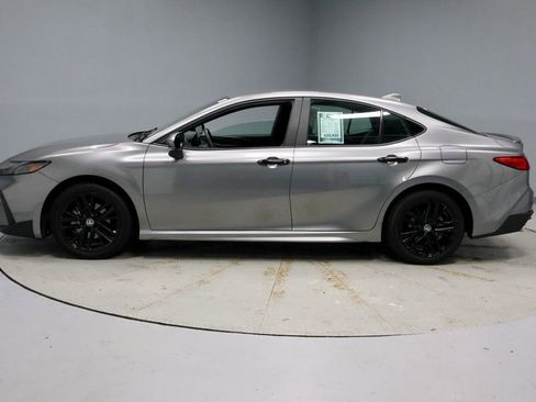 Used 2025 Toyota Camry SE AWD/4WD image 7