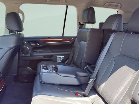 Used 2018 Lexus LX 570 4WD w/ Luxury Package image 15