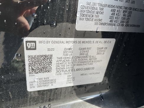 Used 2024 GMC Sierra 1500 AT4 w/ Technology Package image 33