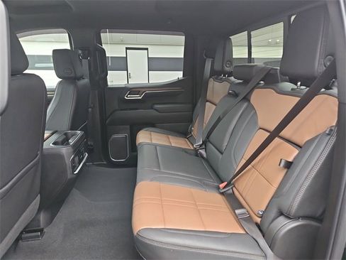 Used 2023 Chevrolet Silverado 1500 High Country w/ Technology Package image 25