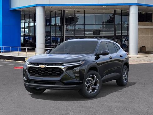 New 2026 Chevrolet Trax LT w/ LT Convenience Package FWD image 6