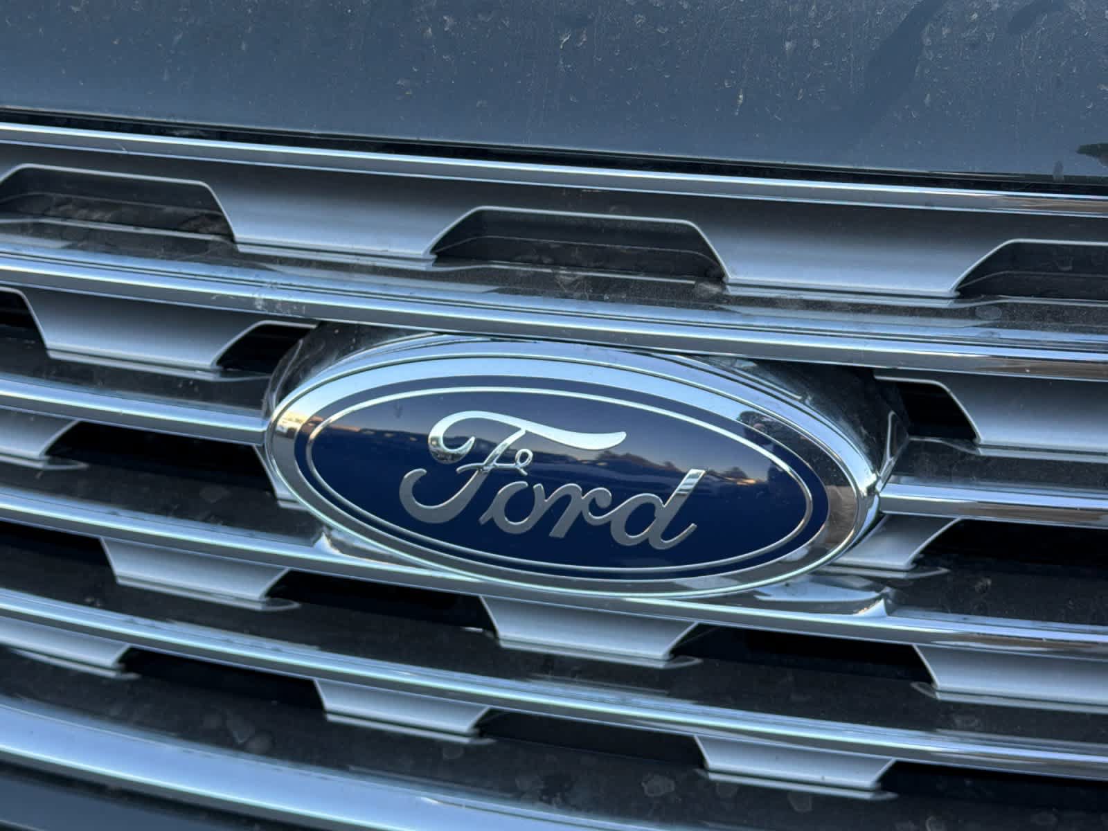 Used 2023 Ford Edge Titanium w/ Class II Trailer Tow Package AWD/4WD image 10