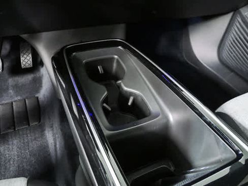 Certified 2025 Volkswagen ID.4 Pro RWD image 20
