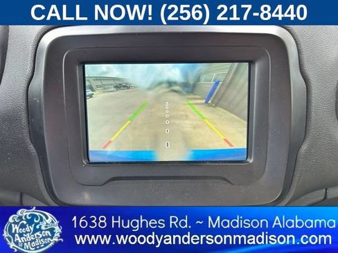 Used 2020 Jeep Renegade Latitude w/ Popular Equipment Group FWD image 14