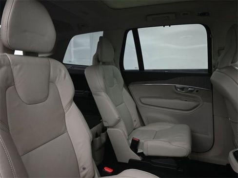 Used 2022 Volvo XC90 T6 Inscription w/ Advanced Package image 35