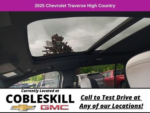 Used 2025 Chevrolet Traverse High Country AWD/4WD image 20