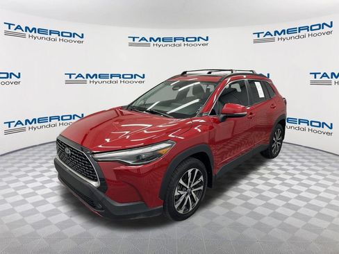 Used 2024 Toyota Corolla Cross XLE FWD image 1