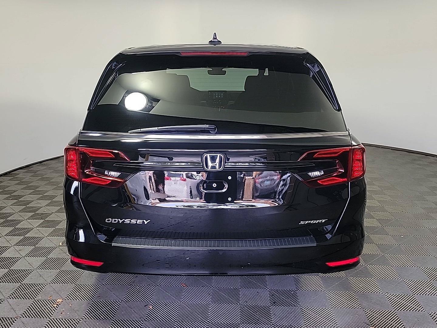 Certified 2023 Honda Odyssey Sport image 5