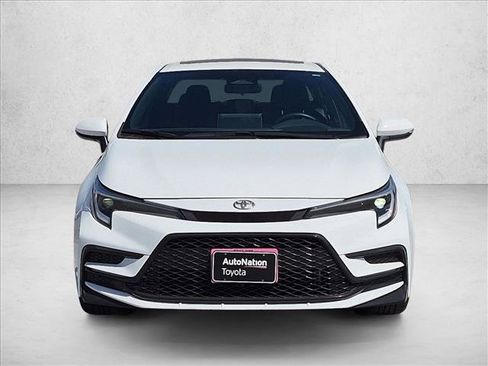 Used 2025 Toyota Corolla SE w/ SE Premium Package FWD image 2