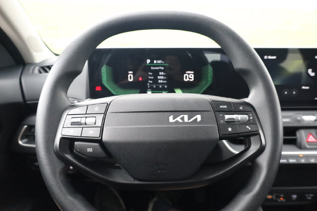 Used 2025 Kia K4 FWD image 17