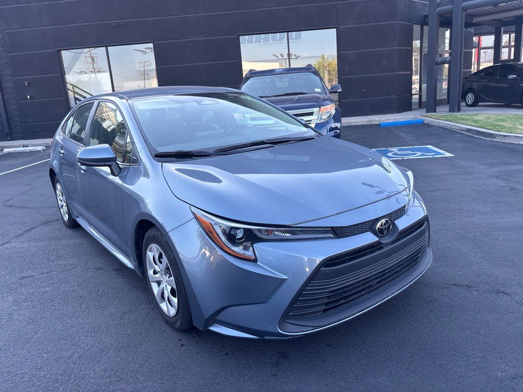 Used 2025 Toyota Corolla LE FWD image 2