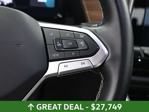 Used 2024 Volkswagen Atlas SE AWD/4WD image 35