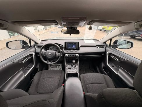 Used 2022 Toyota RAV4 XLE AWD/4WD image 17