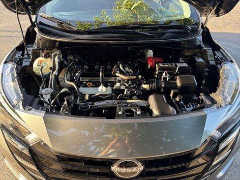 Used 2025 Nissan Versa SV image 30