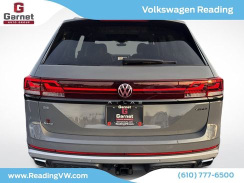 New 2026 Volkswagen Atlas Peak Edition image 4