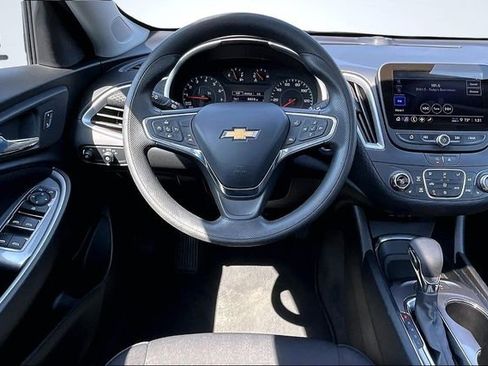 Used 2024 Chevrolet Malibu LT image 8