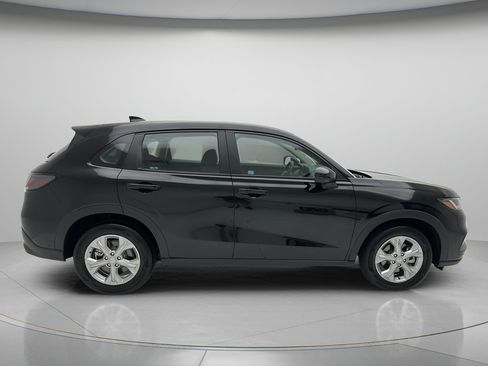Used 2025 Honda HR-V LX image 6