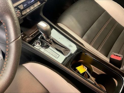 Used 2024 Nissan Kicks SR w/ SR Premium Package FWD image 16
