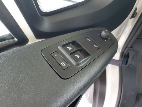 Used 2025 RAM ProMaster 2500 w/ Convenience Group FWD image 15