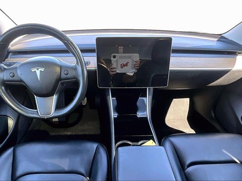 Used 2018 Tesla Model 3 Mid Range image 14