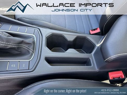 Certified 2025 Volkswagen Jetta SE FWD image 19