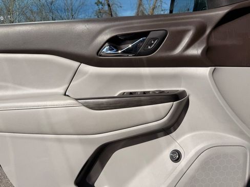 Used 2018 GMC Acadia SLT image 23